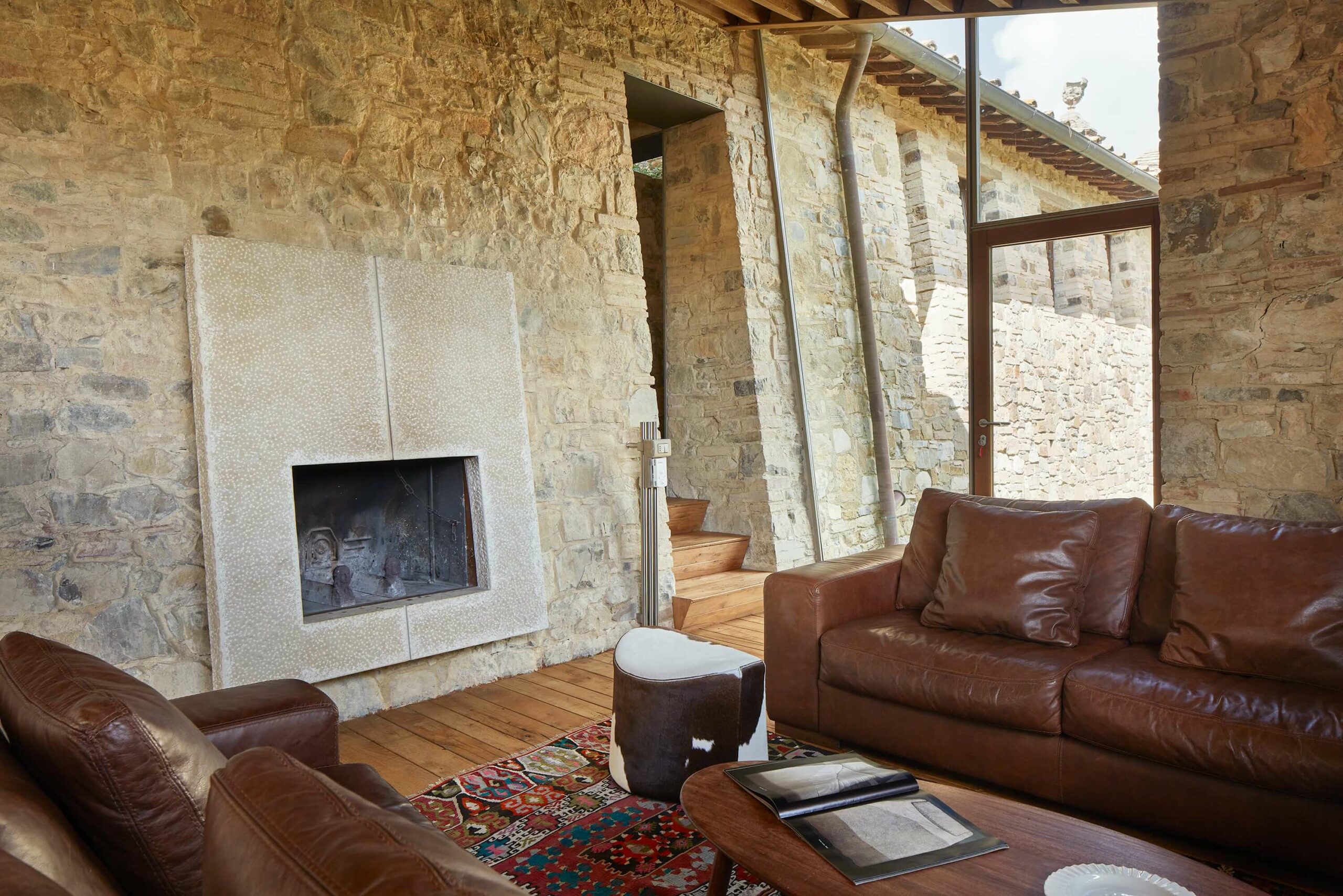 Guesthouse Villa di Geggiano fireplace