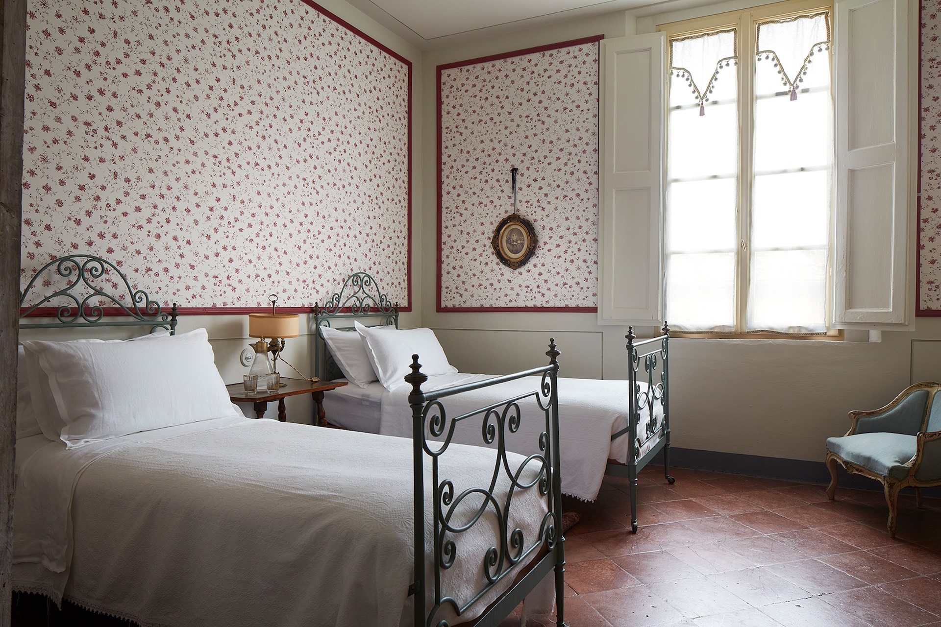 Villa di Geggiano historical double bedroom